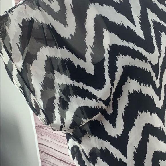 AB Studio Women's Black White Chevron Print Business Office Blouse‎ Size Small - Picture 4 of 8